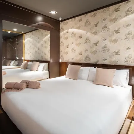 Punt 14 Love hotel Gava
