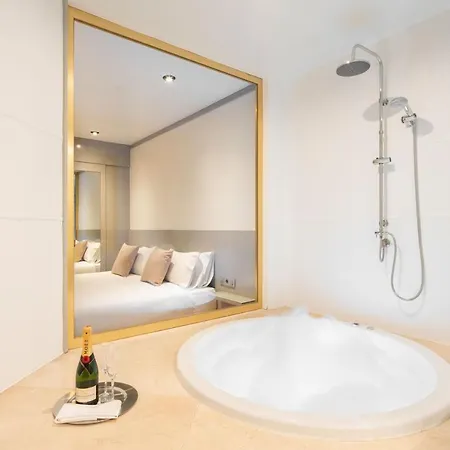 Punt 14 Love hotel