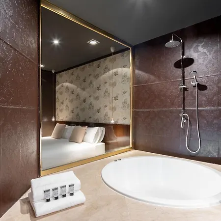 Love hotel Punt 14