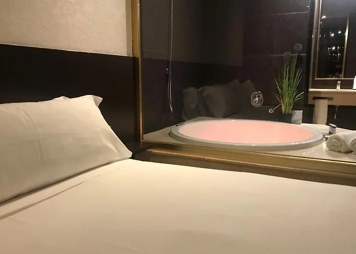 Punt 14 Hotel *